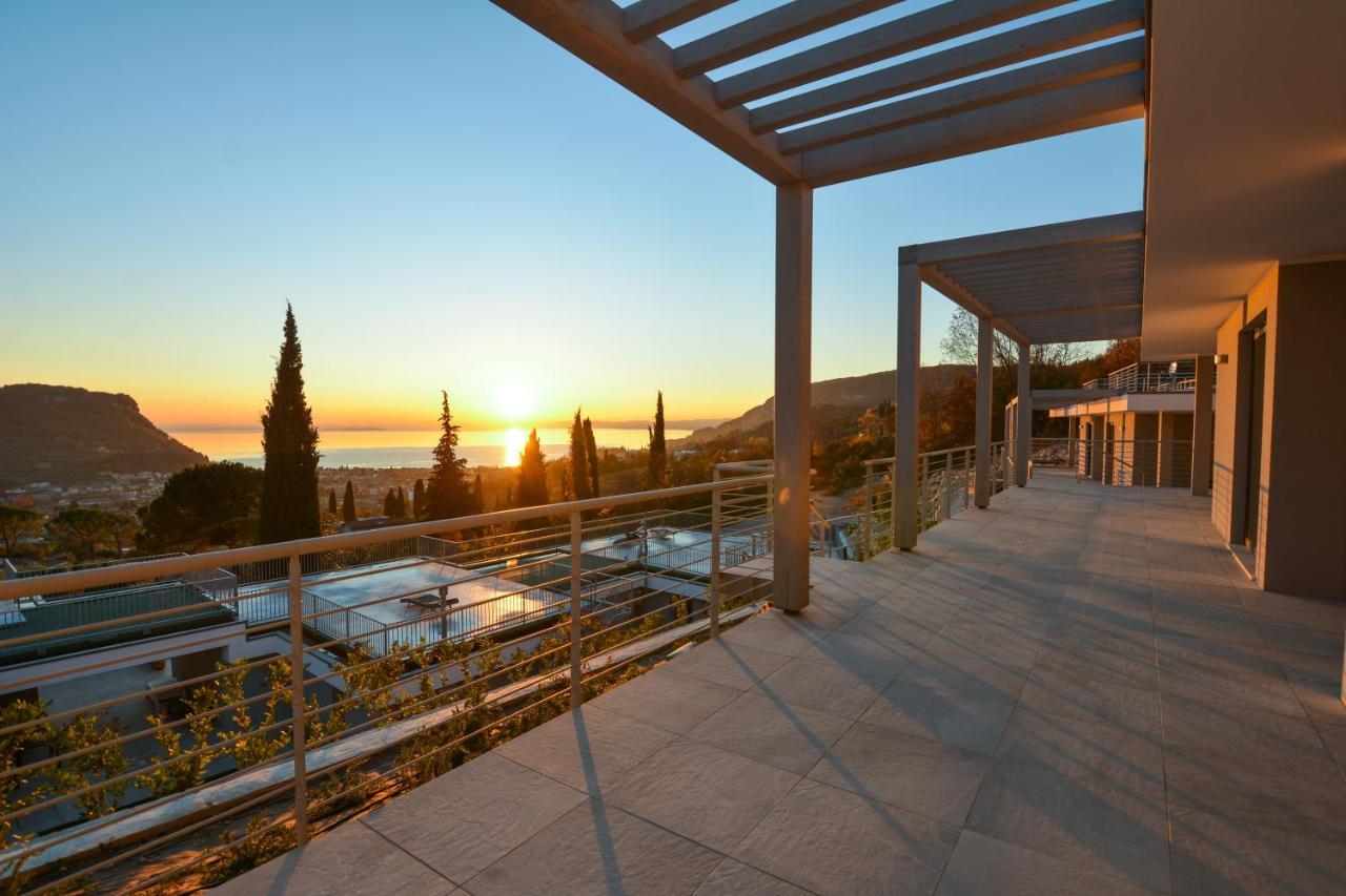 Sunset Lodge - Enjoy Holiday Garda  Exteriör bild