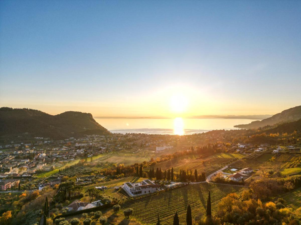 Sunset Lodge - Enjoy Holiday Garda  Exteriör bild