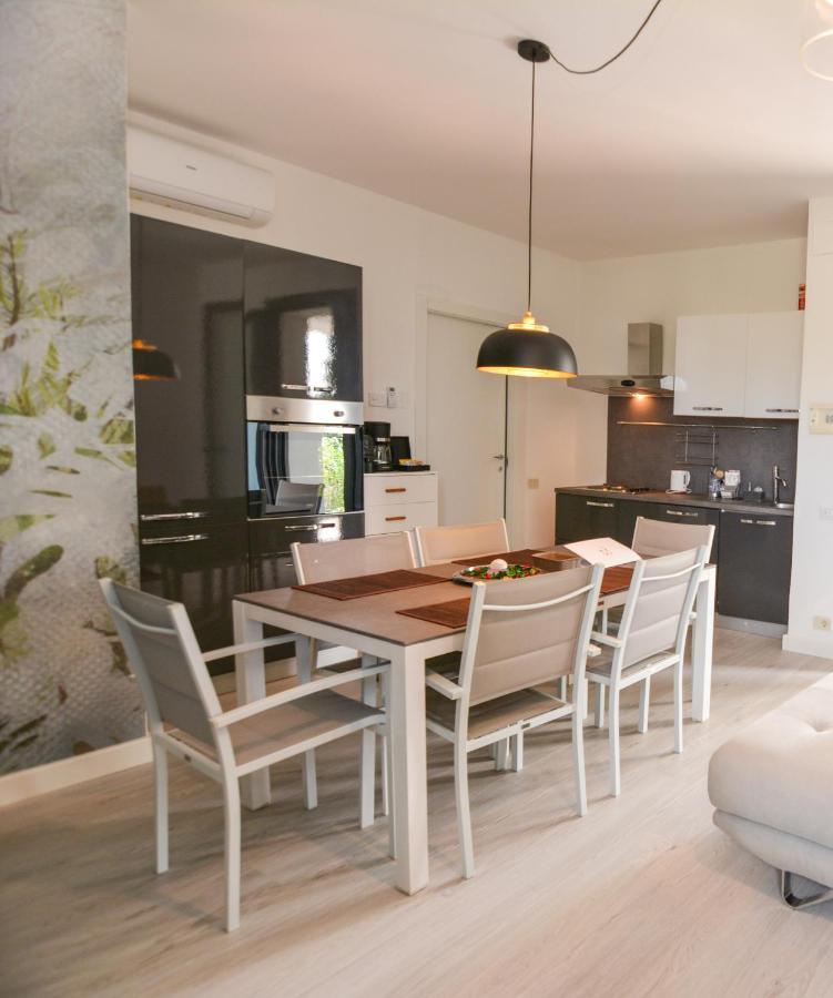 Sunset Lodge - Enjoy Holiday Garda  Exteriör bild