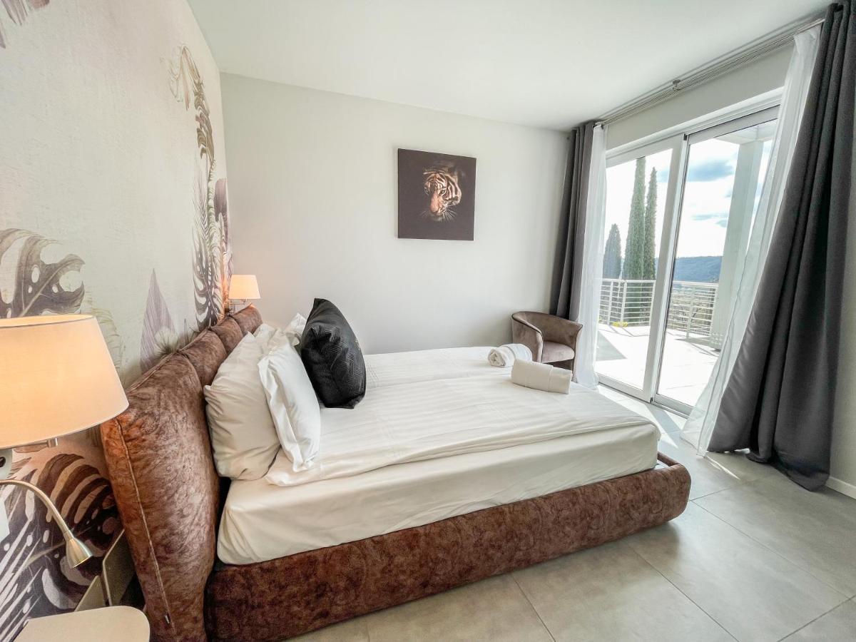 Sunset Lodge - Enjoy Holiday Garda  Exteriör bild