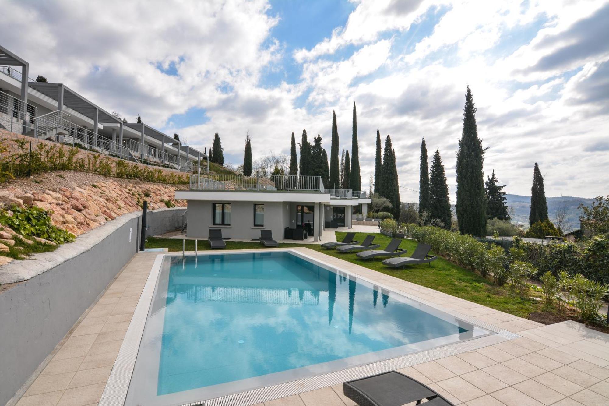 Sunset Lodge - Enjoy Holiday Garda  Exteriör bild