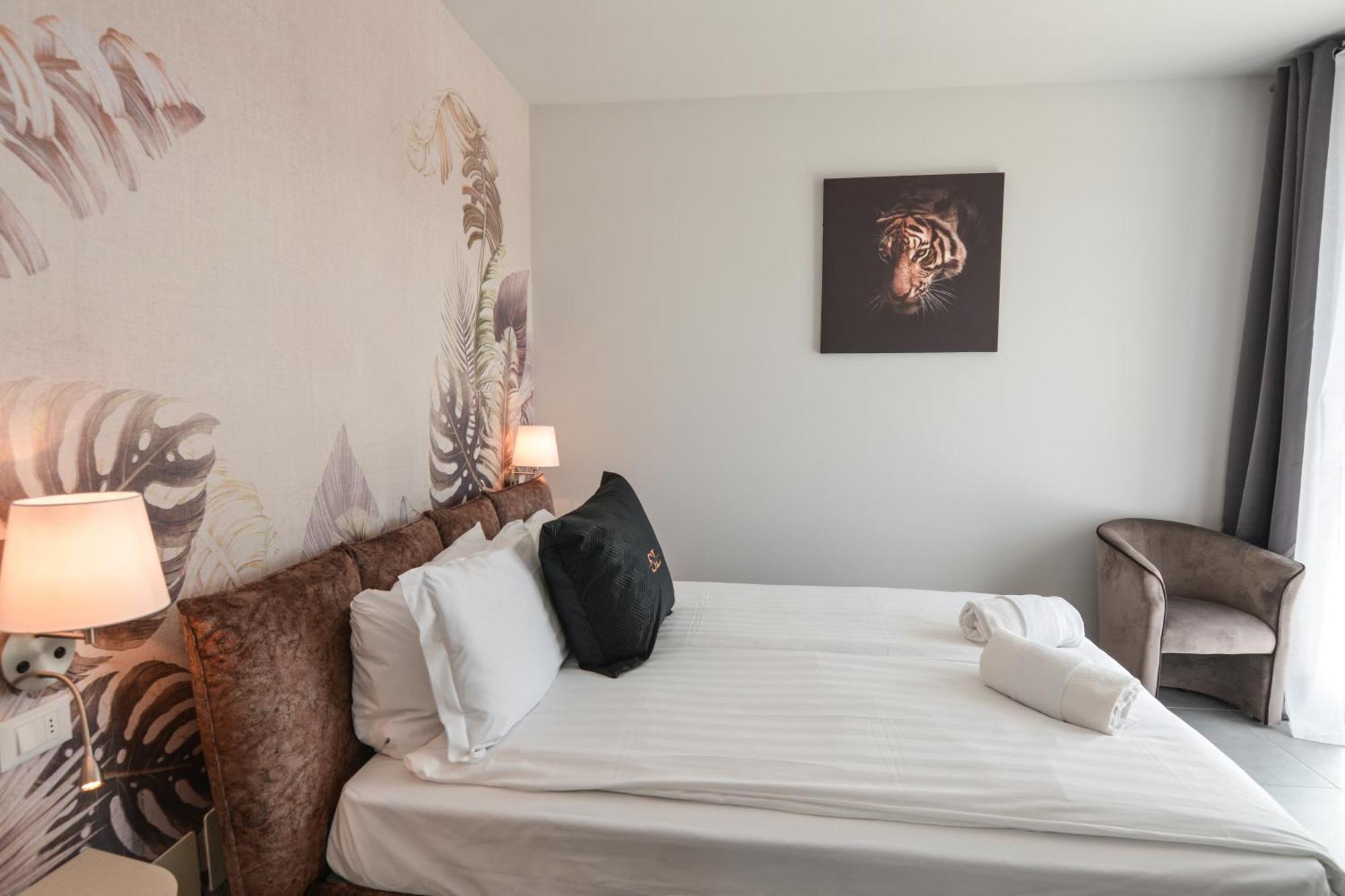 Sunset Lodge - Enjoy Holiday Garda  Exteriör bild